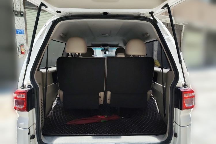 Used FORTHING Lingzhi 2017 M5L 1.6L 7-Seater Comfort Model Trunk
