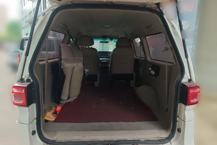 Used FORTHING Lingzhi 2017 M5L 1.6L 7-Seater Comfort Model Trunk