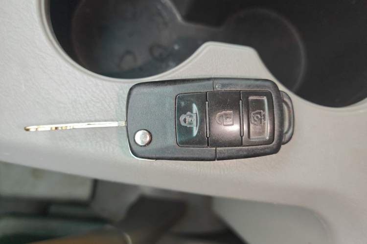 Used FORTHING Lingzhi 2017 M3L 2.0L 7-Seater Comfort Model Vehicle Key