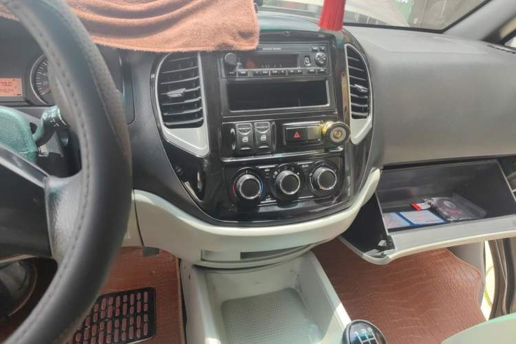 Used FORTHING Lingzhi 2017 M3L 1.6L 7-Seater Standard Model Audio And AC Panel