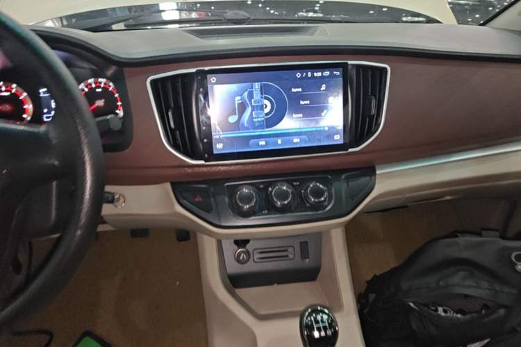 Used FORTHING Lingzhi 2017 M5L 1.6L 7-Seater Standard Model Audio And AC Panel