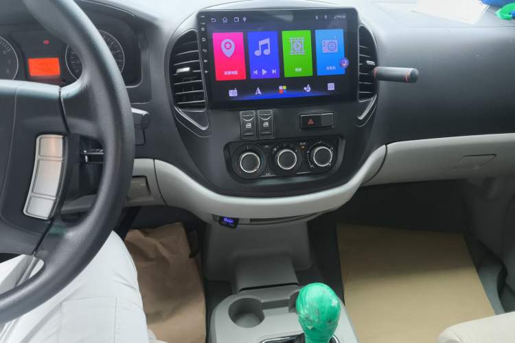 Used FORTHING Lingzhi 2017 M3L 1.6L 7-Seater Comfort Model Audio And AC Panel