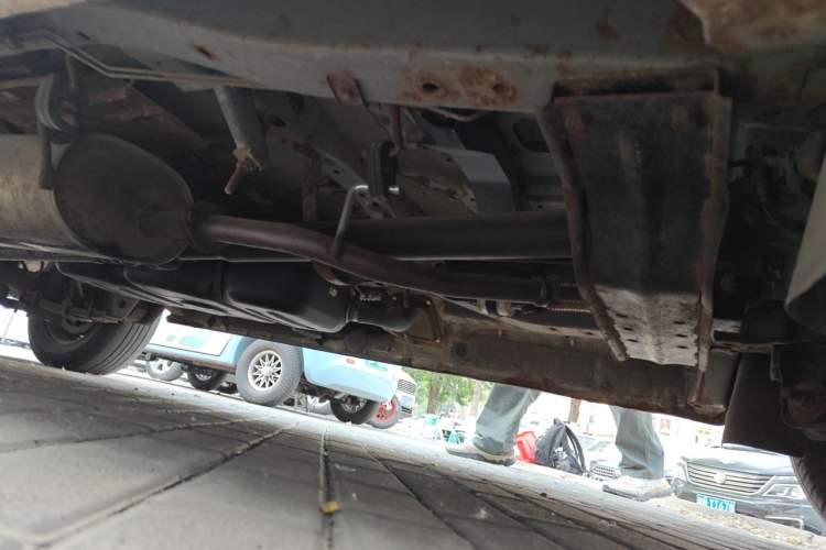 Used FORTHING Lingzhi 2017 V3 1.5L 7-seater Standard Model Chassis Front Right