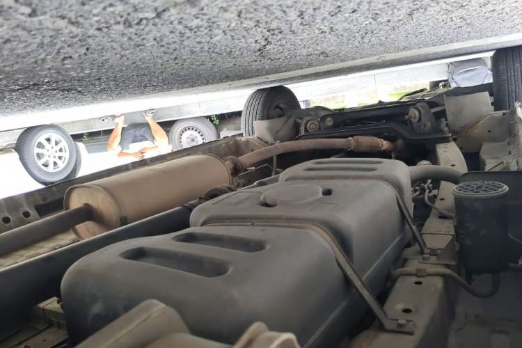 Used FORTHING Lingzhi 2017 V3 1.5L 7-seater Standard Model Chassis Rear Left