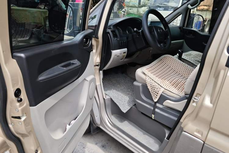Used FORTHING Lingzhi 2017 Restyled M3L 1.6L 7-Seater Comfort Version Driver Seat