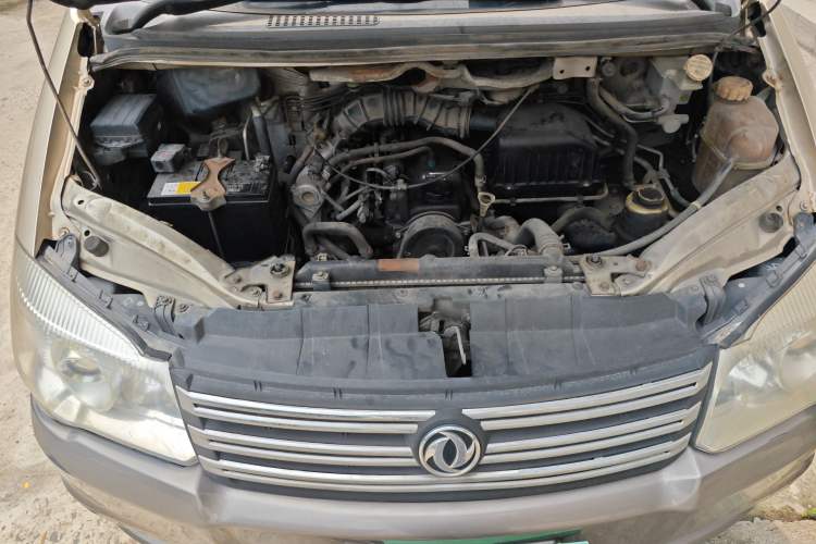 Used FORTHING Lingzhi 2017 M3L 1.6L 7-Seater Comfort Model Engine Bay