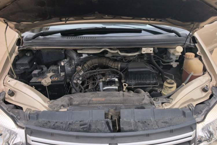 Used FORTHING Lingzhi 2017 M3L 1.6L 7-Seater Comfort Model Engine Bay
