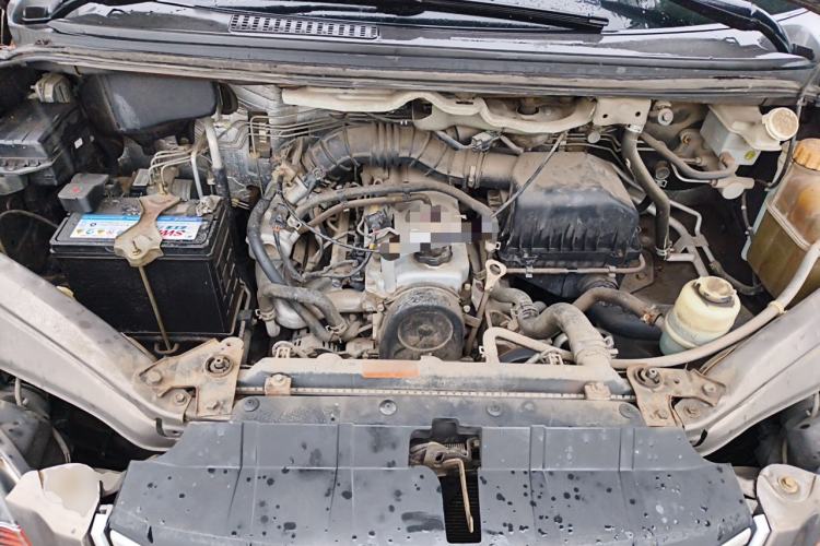 Used FORTHING Lingzhi 2017 M3L 1.6L 7-Seater Standard Model Engine Bay