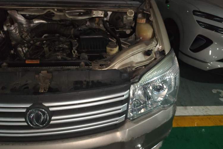 Used FORTHING Lingzhi 2017 M3L 1.6L 7-Seater Comfort Model Engine Bay Left