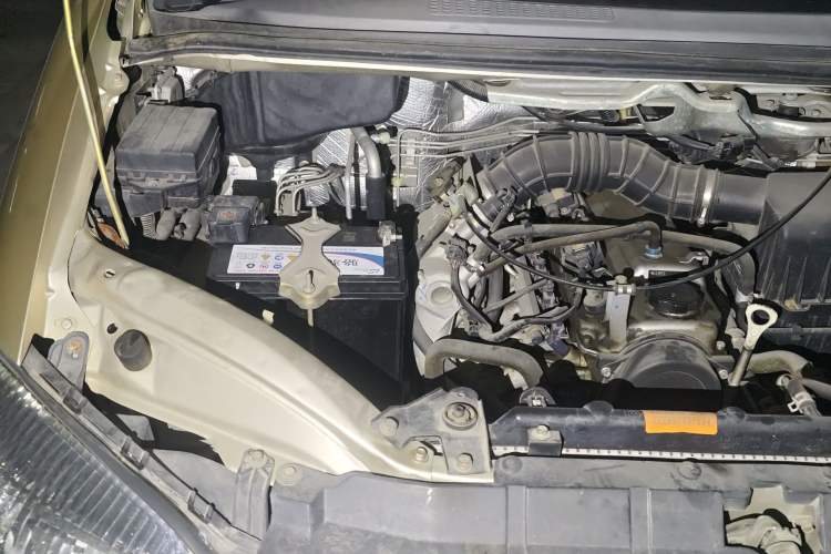 Used FORTHING Lingzhi 2017 M3L 1.6L 7-Seater Comfort Model Engine Bay Right