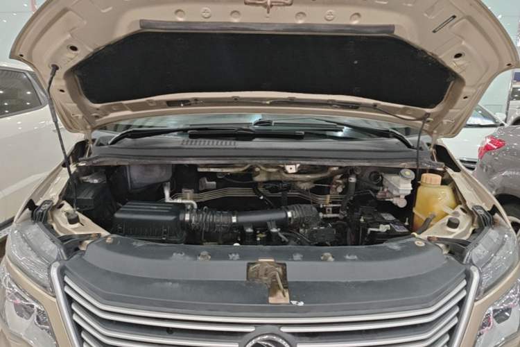 Used FORTHING Lingzhi 2017 M5L 1.6L 7-Seater Standard Model Engine Bay