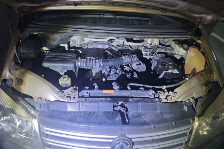 Used FORTHING Lingzhi 2017 M5L 1.6L 7-Seater Comfort Model Engine Bay