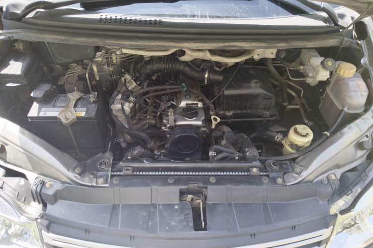 Used FORTHING Lingzhi 2017 Facelifted M3L 1.6L 7-Seater Standard Version Engine Bay