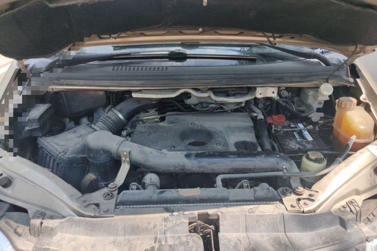 Used FORTHING Lingzhi 2017 M3L 2.0L 7-Seater Comfort Model Engine Bay