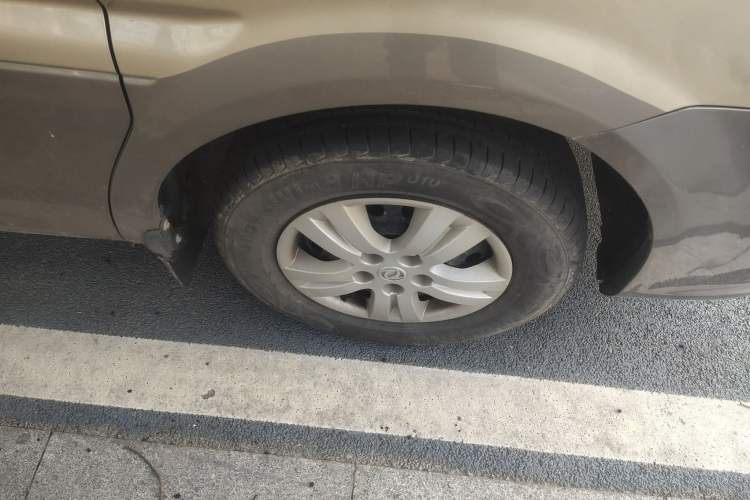 Used FORTHING Lingzhi 2017 Restyled M3L 1.6L 7-Seater Comfort Version Exterior 7