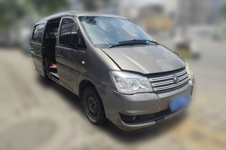 Used FORTHING Lingzhi 2017 M3L 1.6L 7-Seater Standard Model Front Right 45 Deg