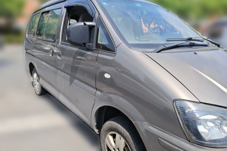 Used FORTHING Lingzhi 2017 V3 1.5L 7-seater Standard Model Front Right 45 Deg