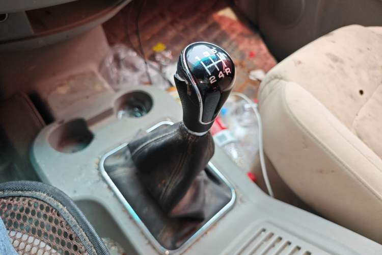Used FORTHING Lingzhi 2017 M3L 1.6L 7-Seater Comfort Model Gear Lever