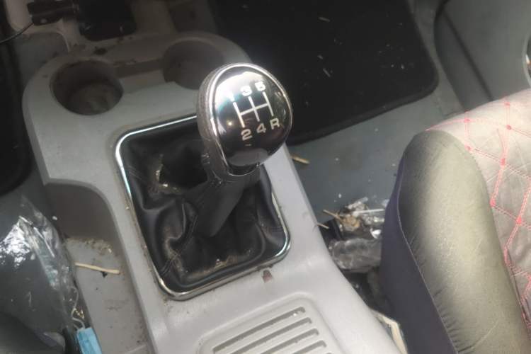 Used FORTHING Lingzhi 2017 Restyled M3L 1.6L 7-Seater Comfort Version Gear Lever