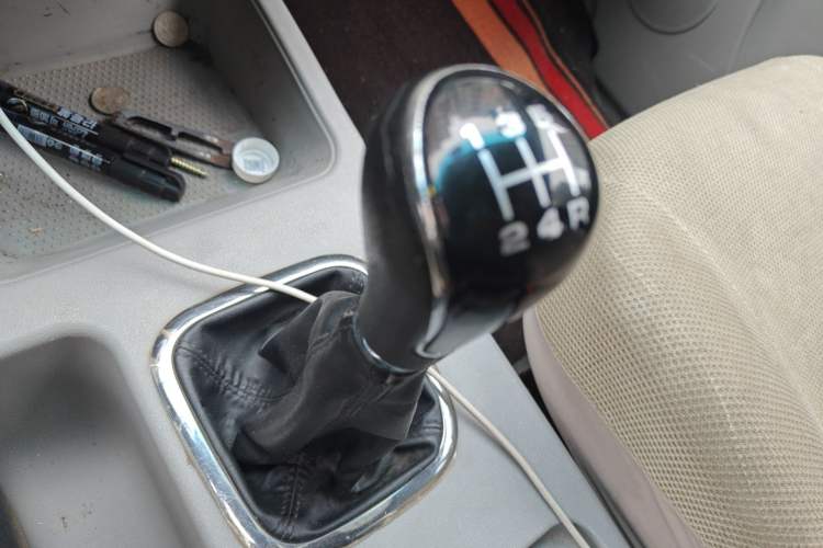 Used FORTHING Lingzhi 2017 V3 1.5L 7-seater Standard Model Gear Lever