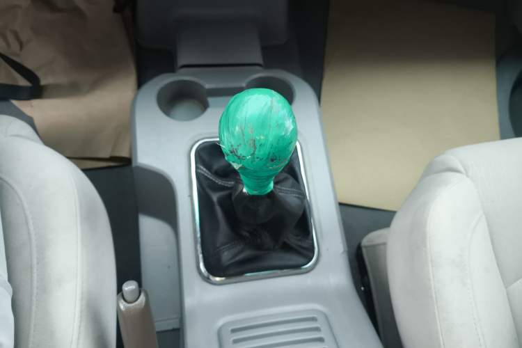 Used FORTHING Lingzhi 2017 M3L 1.6L 7-Seater Comfort Model Gear Lever