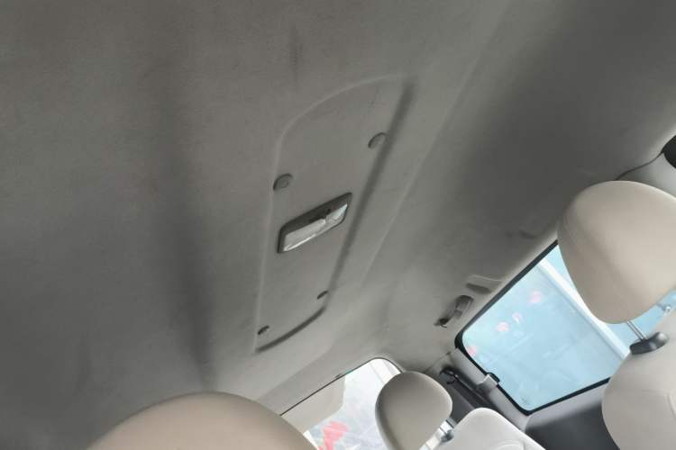 Used FORTHING Lingzhi 2017 M3L 1.6L 7-Seater Comfort Model Headliner