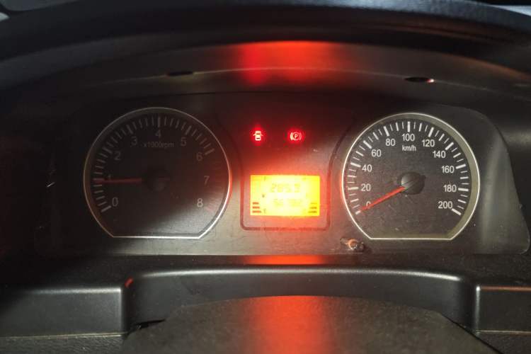 Used FORTHING Lingzhi 2017 M3L 1.6L 7-Seater Comfort Model Instrument Cluster