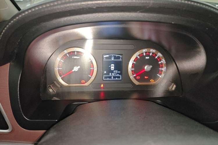 Used FORTHING Lingzhi 2017 M5L 1.6L 7-Seater Standard Model Instrument Cluster