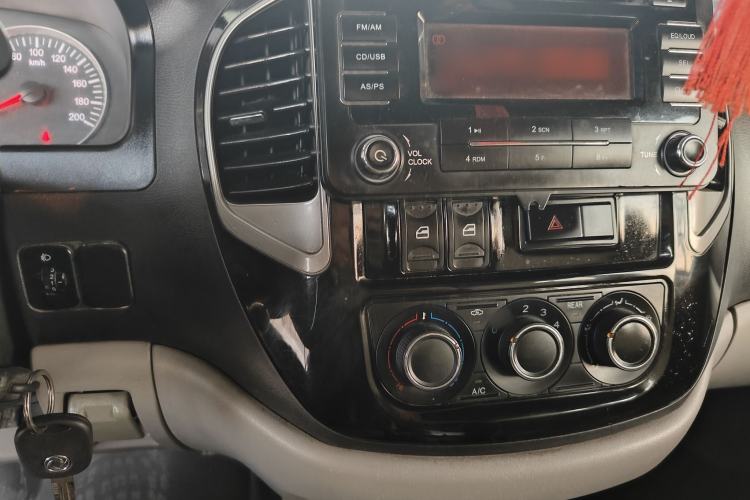 Used FORTHING Lingzhi 2017 Facelifted M3L 1.6L 7-Seater Standard Version Interior 2