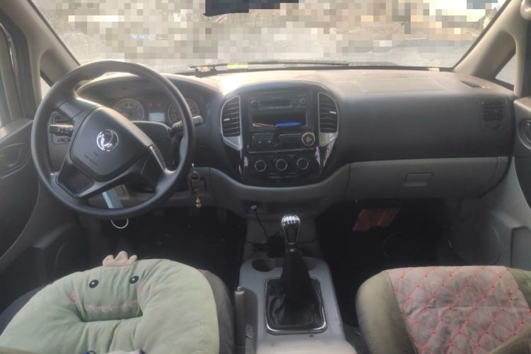 Used FORTHING Lingzhi 2017 Restyled M3L 1.6L 7-Seater Comfort Version Interior 2