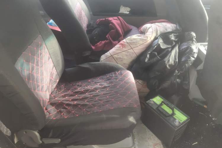 Used FORTHING Lingzhi 2017 Restyled M3L 1.6L 7-Seater Comfort Version Interior 4