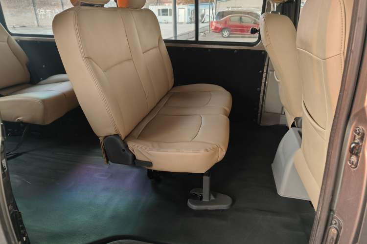 Used FORTHING Lingzhi 2017 Facelifted M3L 1.6L 7-Seater Standard Version Interior 9