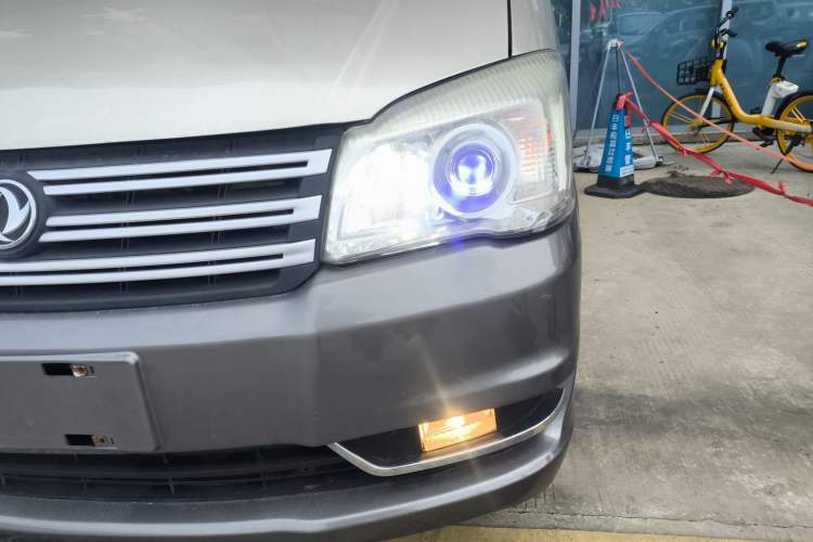 Used FORTHING Lingzhi 2017 M3L 1.6L 7-Seater Comfort Model Left Front Headlight
