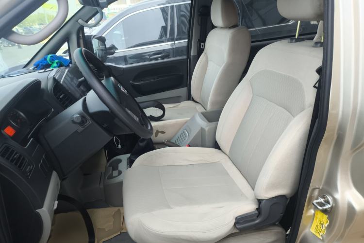 Used FORTHING Lingzhi 2017 M3L 1.6L 7-Seater Comfort Model Left Front Seat