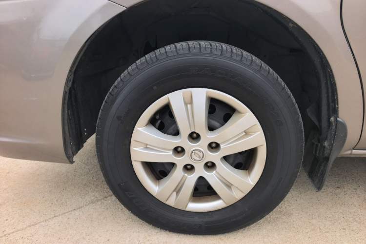 Used FORTHING Lingzhi 2017 M3L 1.6L 7-Seater Comfort Model Left Front Wheel Hub