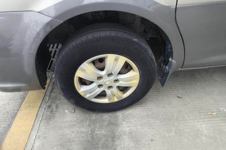 Used FORTHING Lingzhi 2017 M3L 1.6L 7-Seater Comfort Model Left Front Wheel Hub