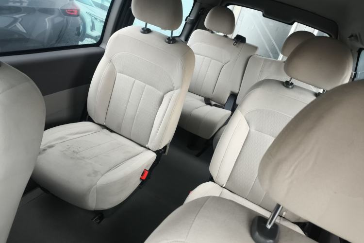 Used FORTHING Lingzhi 2017 M3L 1.6L 7-Seater Comfort Model Left Rear Seat