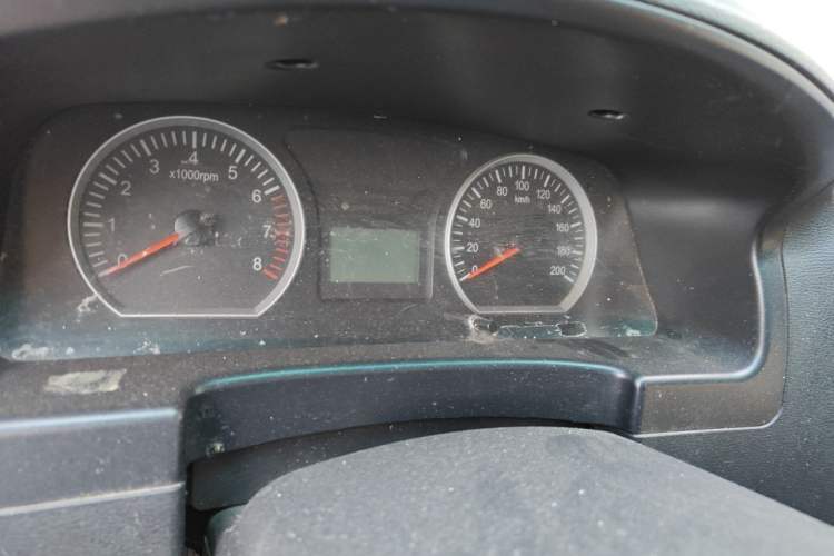 Used FORTHING Lingzhi 2017 V3 1.5L 7-seater Standard Model Odometer Close Up