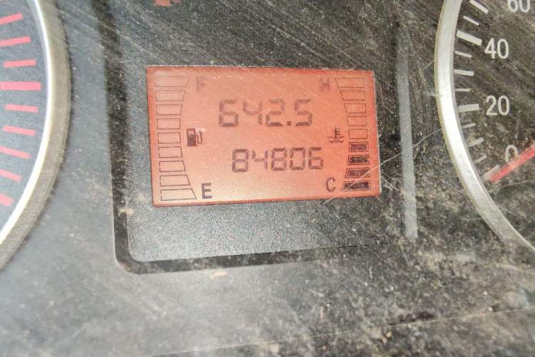 Used FORTHING Lingzhi 2017 M3L 1.6L 7-Seater Standard Model Odometer Close Up