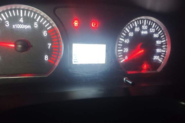 Used FORTHING Lingzhi 2017 M5L 1.6L 7-Seater Comfort Model Odometer Close Up