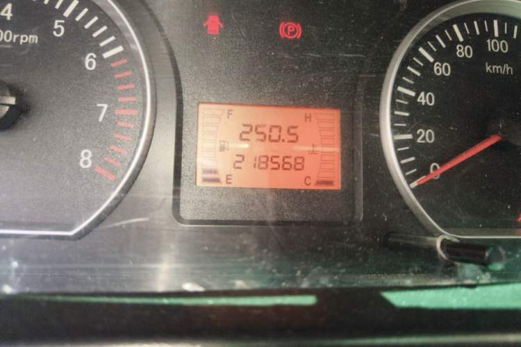 Used FORTHING Lingzhi 2017 Facelifted M3L 1.6L 7-Seater Standard Version Odometer Close Up
