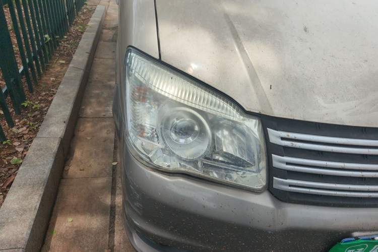 Used FORTHING Lingzhi 2017 Restyled M3L 1.6L 7-Seater Comfort Version Right Front Headlight