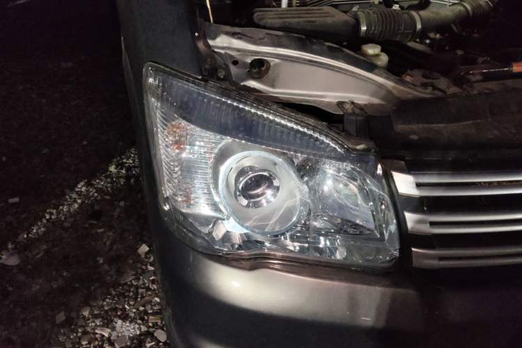 Used FORTHING Lingzhi 2017 Facelifted M3L 1.6L 7-Seater Standard Version Right Front Headlight