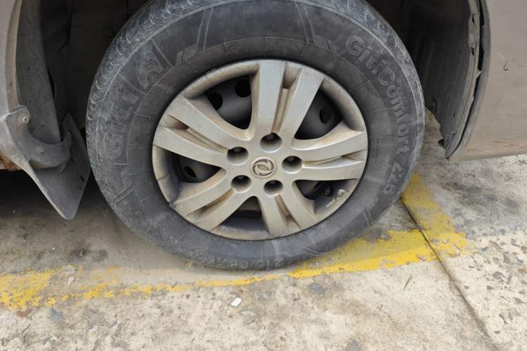Used FORTHING Lingzhi 2017 M3L 1.6L 7-Seater Comfort Model Right Front Wheel Hub