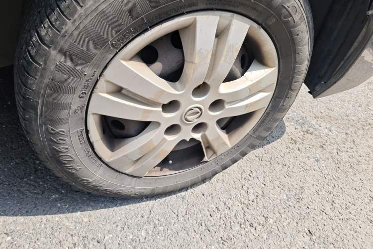 Used FORTHING Lingzhi 2017 V3 1.5L 7-seater Standard Model Right Front Wheel Hub