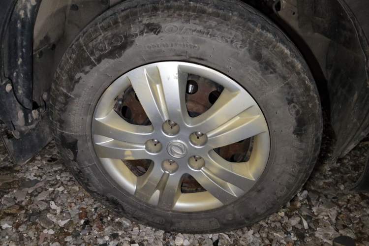 Used FORTHING Lingzhi 2017 Facelifted M3L 1.6L 7-Seater Standard Version Right Front Wheel Hub