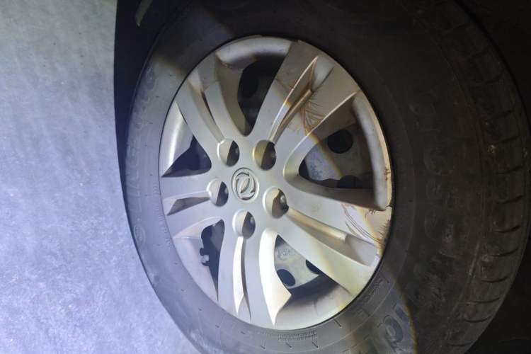 Used FORTHING Lingzhi 2017 M5L 1.6L 7-Seater Comfort Model Right Front Wheel Hub