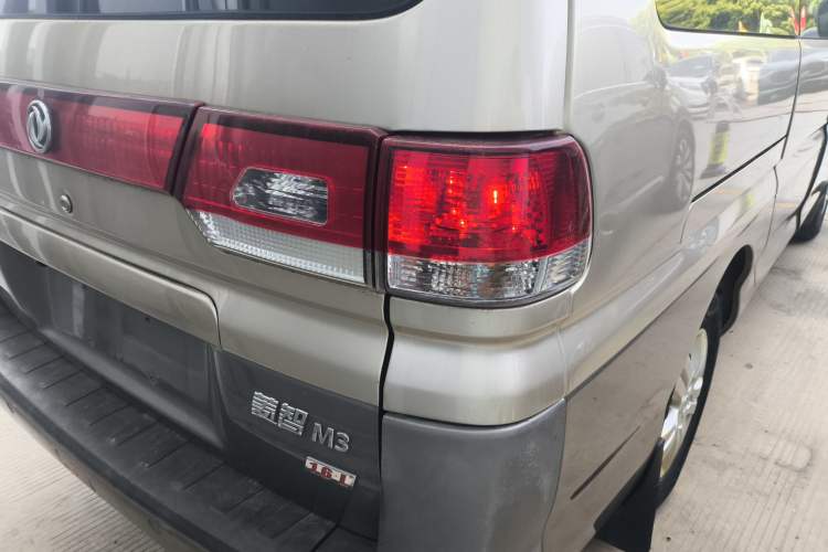 Used FORTHING Lingzhi 2017 M3L 1.6L 7-Seater Comfort Model Right Rear Taillight