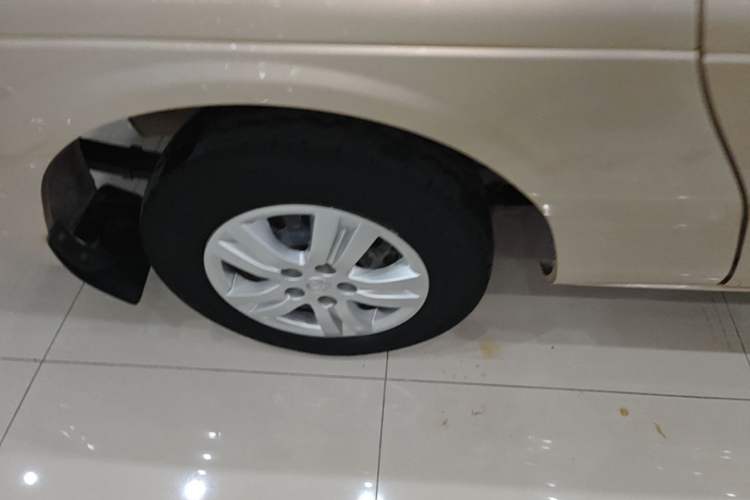 Used FORTHING Lingzhi 2017 M5L 1.6L 7-Seater Standard Model Right Rear Wheel Hub