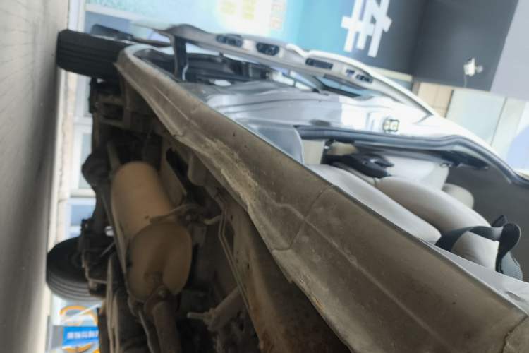 Used FORTHING Lingzhi 2017 M3L 1.6L 7-Seater Comfort Model Right Side Sill